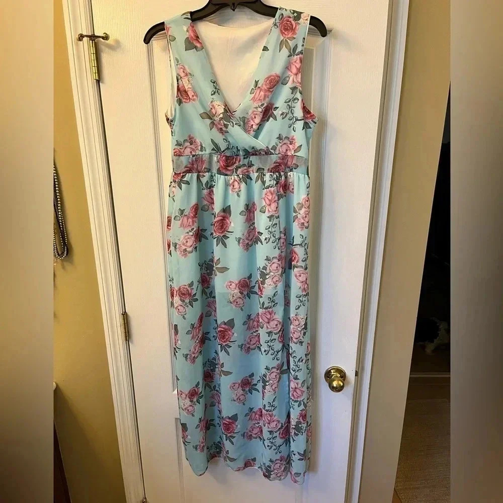 Elegant Blue Floral Maxi Dress with Sleeveless Design